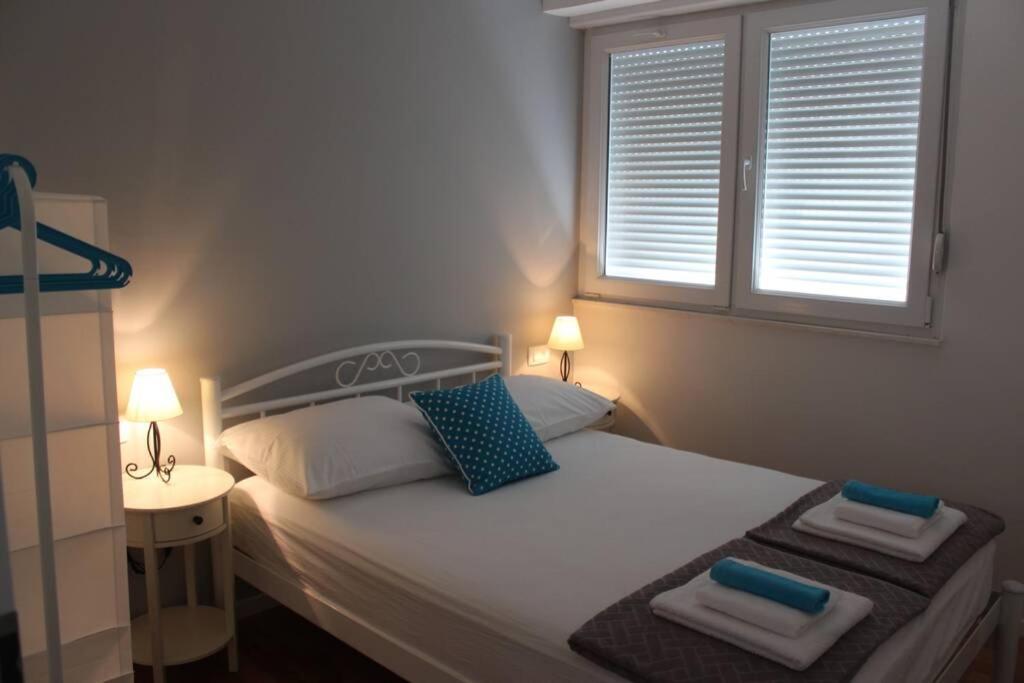 Banana Split Youth Apartment Εξωτερικό φωτογραφία