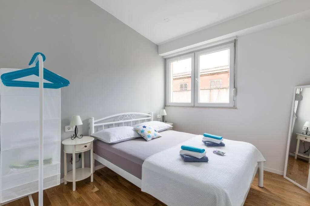 Banana Split Youth Apartment Εξωτερικό φωτογραφία